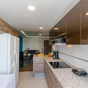 De Lujo, Piso Alto, Junto Parque Carolina Apartamento Quito